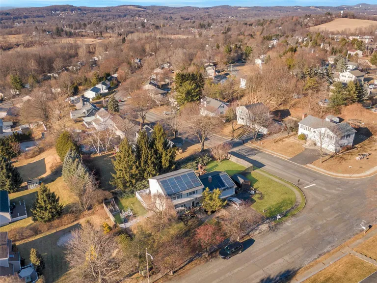 Rockland/Orange/NJ Real Estate | View 12 Country Lane | room 43 | View 44