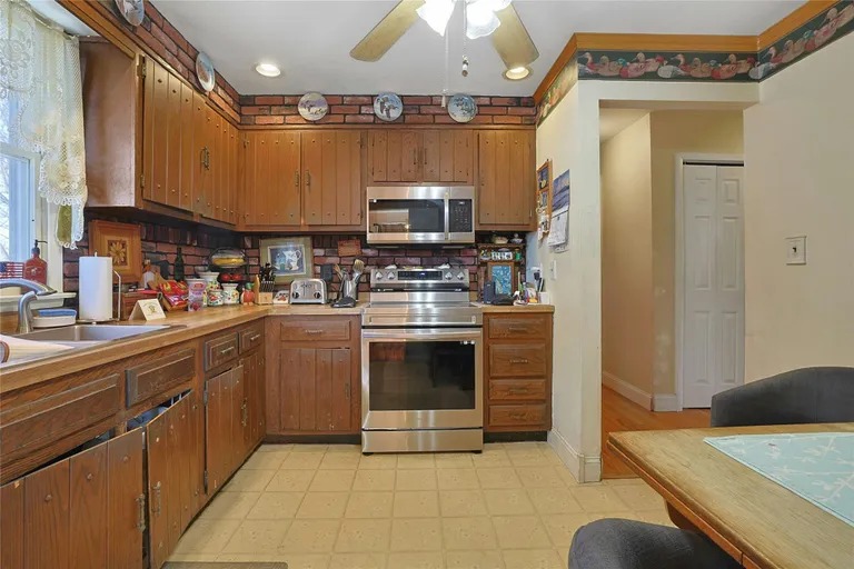 Rockland/Orange/NJ Real Estate | View 12 Country Lane | room 14 | View 15