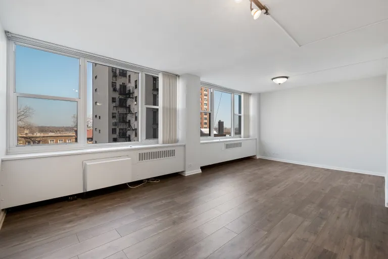 New York City Real Estate | View 4250 N Marine, 634 | room 2 | View 3
