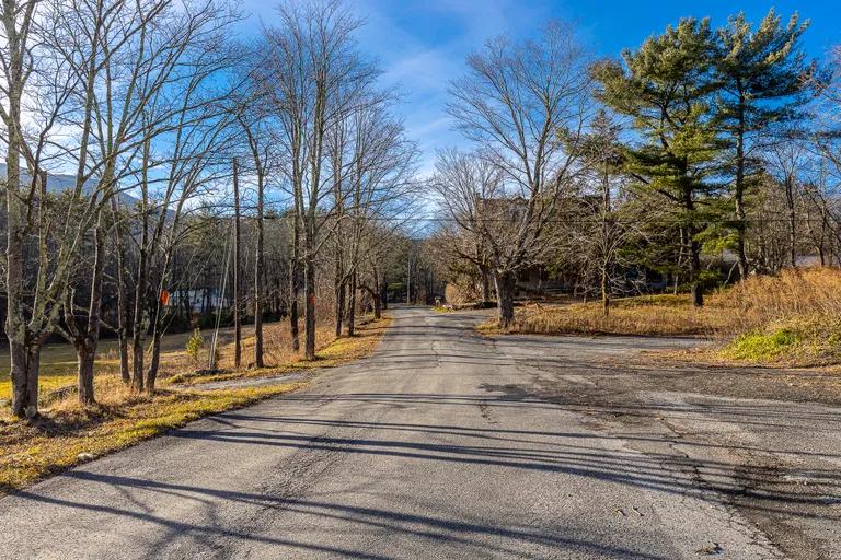 New York City Real Estate | View 400 Game Farm Road | room 24 | View 25