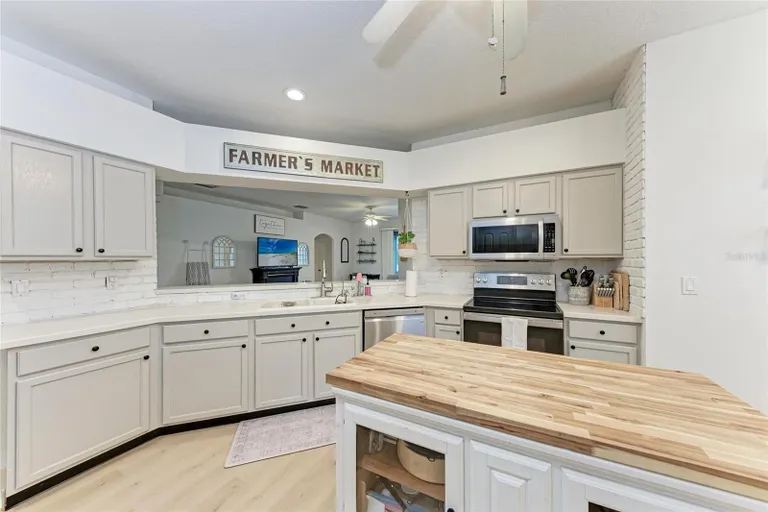 Sarasota/St. Petersburg Real Estate | View 4712 Trout River Crossing | room 8 | View 9