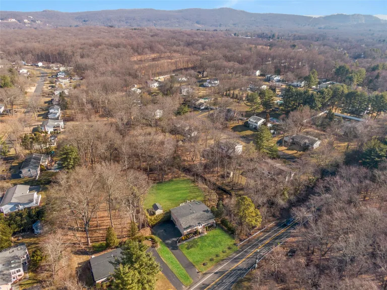 Rockland/Orange/NJ Real Estate | View 160 Phillips Hill Road | room 42 | View 43