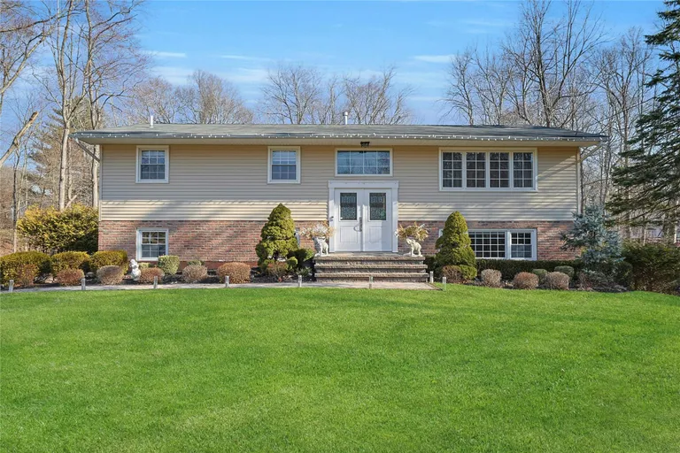 Rockland/Orange/NJ Real Estate | View 160 Phillips Hill Road | room 1 | View 2