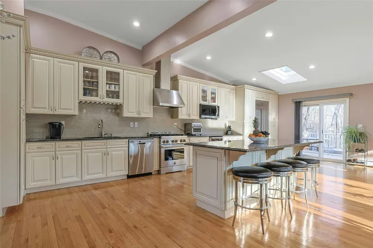 Rockland/Orange/NJ Real Estate | View 160 Phillips Hill Road | room 11 | View 12