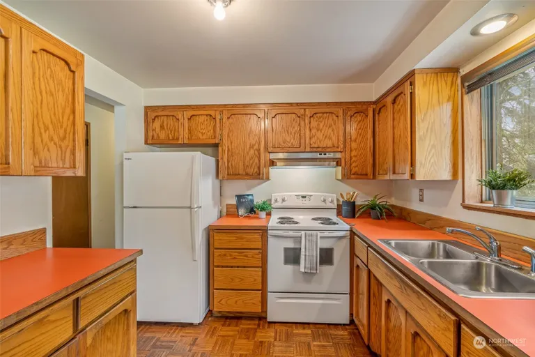 New York City Real Estate | View 24204 2nd Place | room 10 | View 11