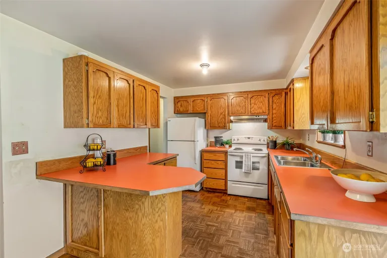 New York City Real Estate | View 24204 2nd Place | room 9 | View 10