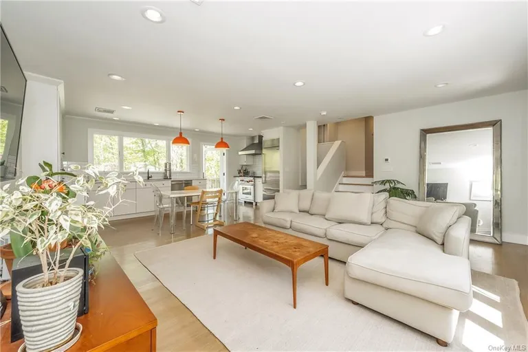 New York City Real Estate | View 1185 Bedford Road | room 3 | View 4