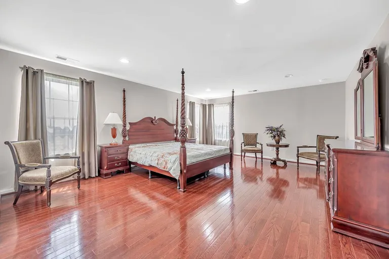 New York City Real Estate | View 36 Gina Dr | room 24 | View 25