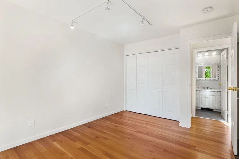 New York City Real Estate | View 2340 Greenwood Heights Road | room 22 | View 23