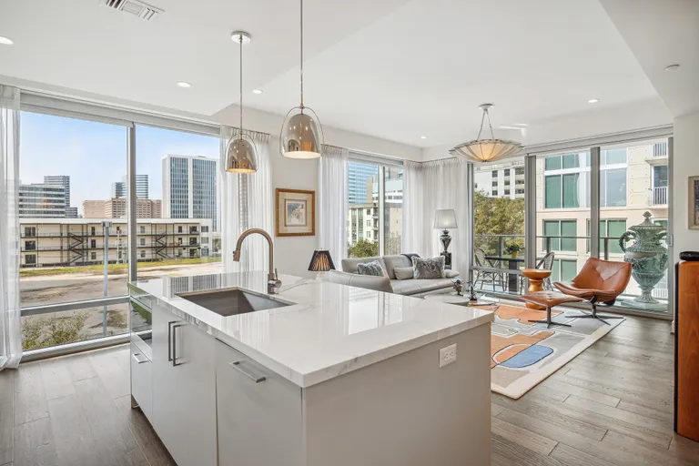 The Woodlands Real Estate | View 2047 Westcreek Lane #402 | room 3 | View 4