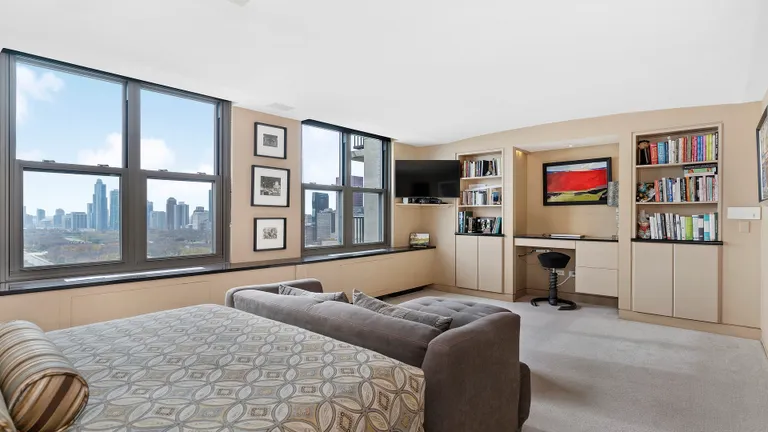 New York City Real Estate | View 400 E Randolph, 2901-03 | room 13 | View 14
