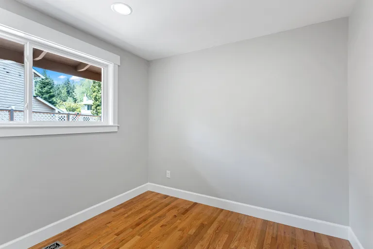 New York City Real Estate | View 15027 110th Ave NE | room 17 | View 18