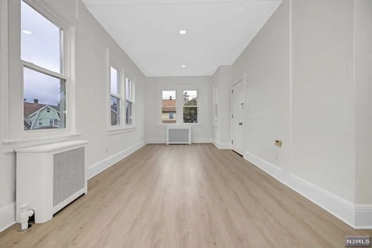 New York City Real Estate | View 35 Irving Terrace #3 | room 5 | View 6