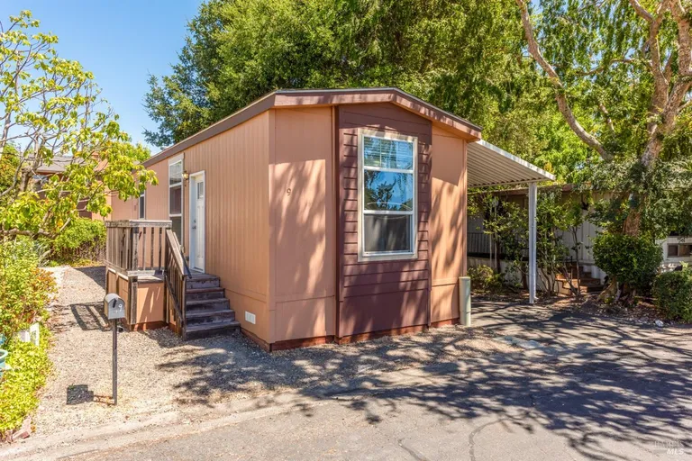 Northern California Real Estate | View 9 Larkspur Place | 2 Beds, 1 Bath | View 1
