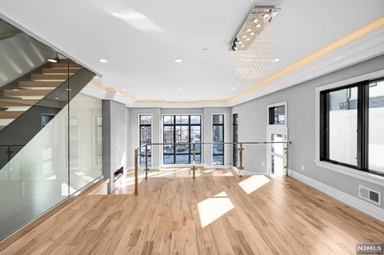 New York City Real Estate | View 230 Undercliff Avenue #B | room 6 | View 7