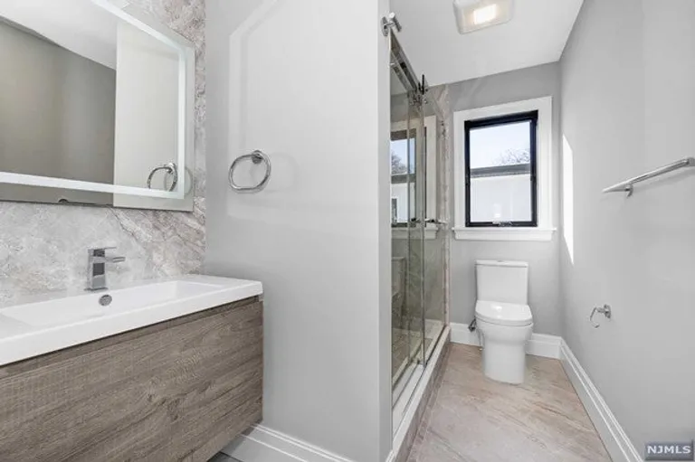 New York City Real Estate | View 230 Undercliff Avenue #B | room 33 | View 34