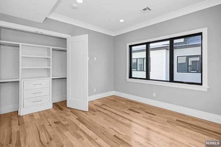 New York City Real Estate | View 230 Undercliff Avenue #B | room 24 | View 25