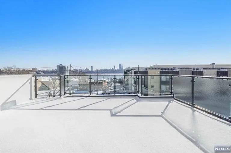 New York City Real Estate | View 230 Undercliff Avenue #B | room 34 | View 35