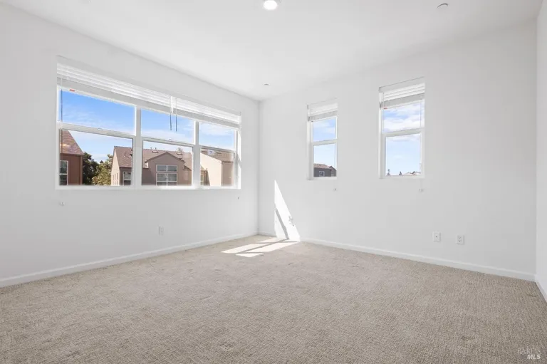 New York City Real Estate | View 42 Yarrow Way | room 32 | View 33