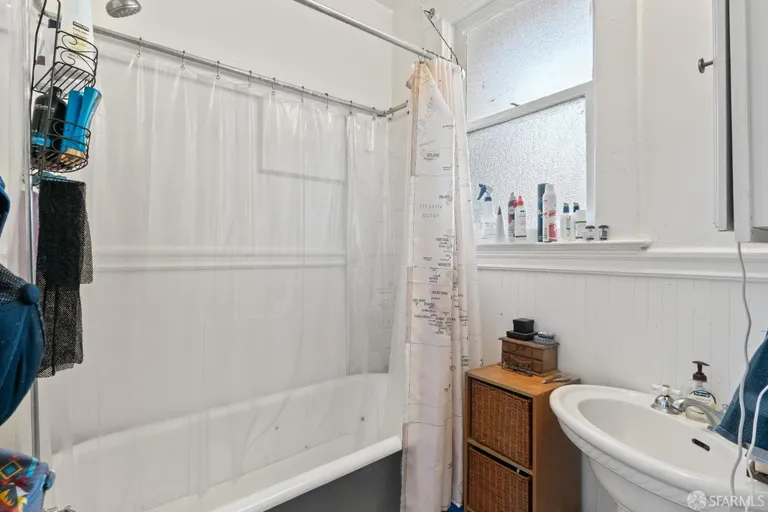 Northern California Real Estate | View 123 Albion | room 20 | View 21