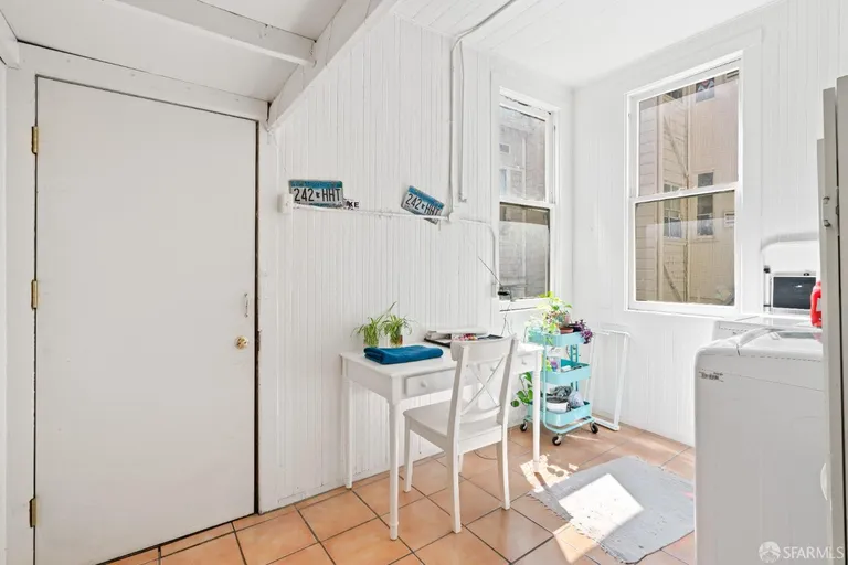 Northern California Real Estate | View 123 Albion | room 25 | View 26