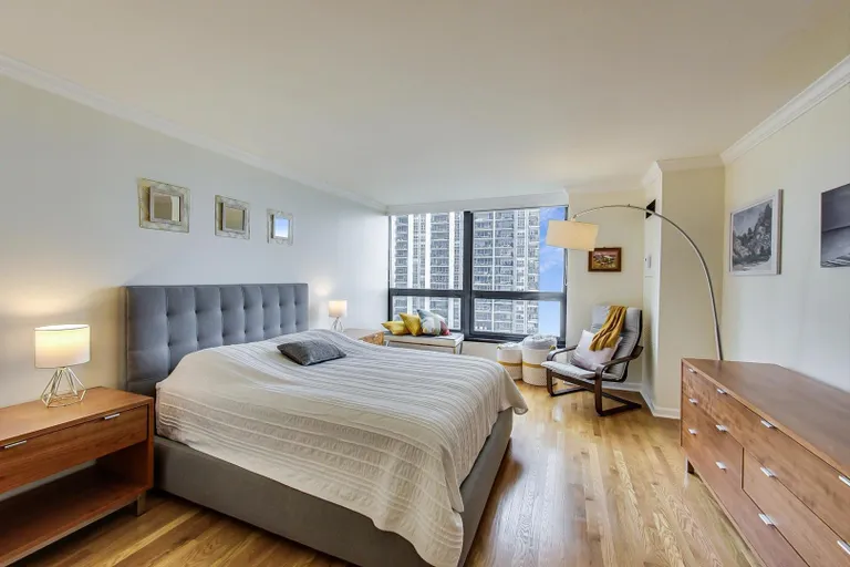 New York City Real Estate | View 360 E Randolph, 1201 | room 3 | View 4