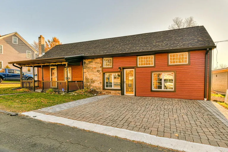 Rockland/Orange/NJ Real Estate | View 25 Edenville Road | 3 Beds, 2 Baths | View 1