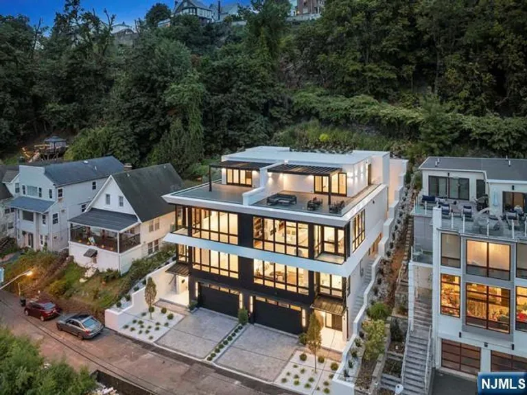 Bergen County Real Estate | View 26B Oakdene Terrace | room 41 | View 42