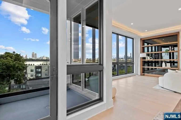 Bergen County Real Estate | View 26B Oakdene Terrace | room 14 | View 15