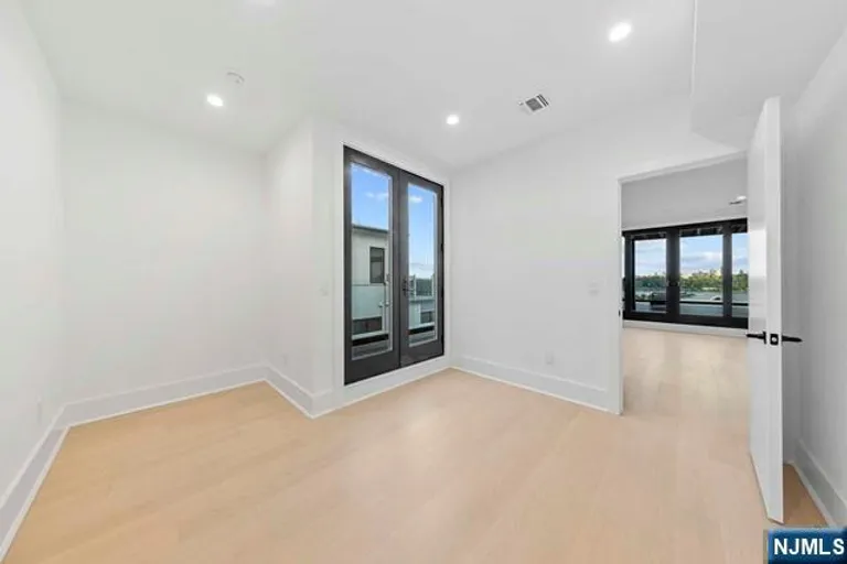 Bergen County Real Estate | View 26B Oakdene Terrace | room 23 | View 24