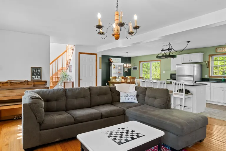 New York City Real Estate | View 28 Upper Meadow Drive | room 12 | View 13