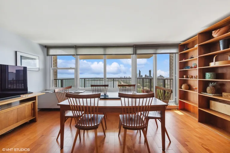 New York City Real Estate | View 400 E Randolph, 3705 | room 1 | View 2