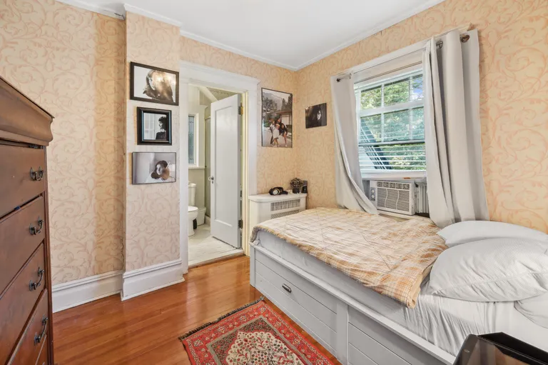 New York City Real Estate | View 11 Midland Avenue | room 22 | View 23