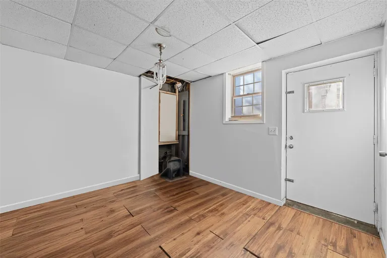 Westchester Real Estate | View 21 Pershing Avenue | room 30 | View 31