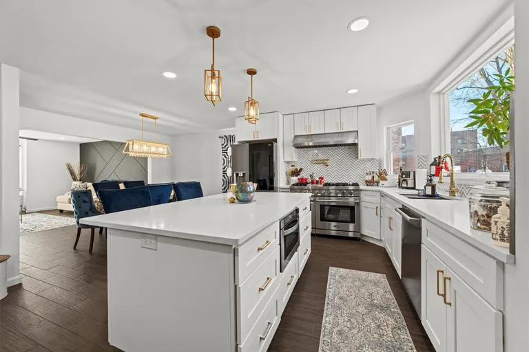 Westchester Real Estate | View 21 Pershing Avenue | room 11 | View 12