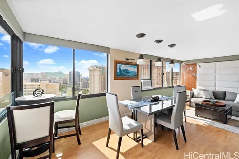 New York City Real Estate | View 343 Hobron Lane, #3002 | room 4 | View 5