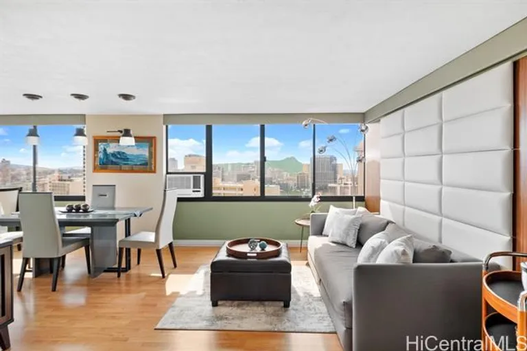 New York City Real Estate | View 343 Hobron Lane, #3002 | room 5 | View 6