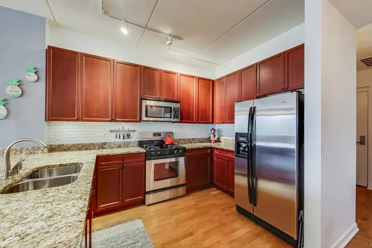 New York City Real Estate | View 873 N Larrabee, 406 | room 8 | View 9