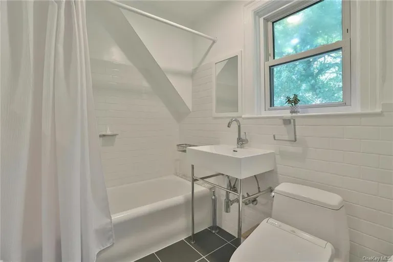 New York City Real Estate | View 166 Moorland Drive | room 21 | View 22