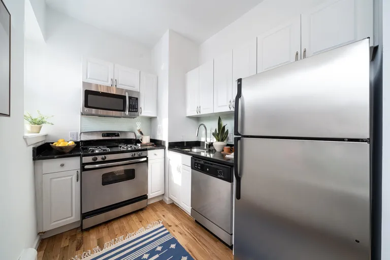 New York City Real Estate | View 76 Bright St Unit# 2B | room 5 | View 6