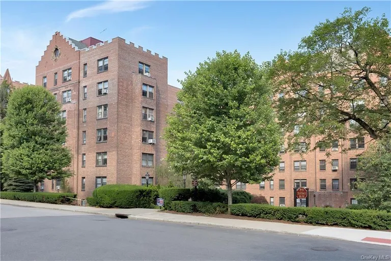 New York City Real Estate | View 176 Garth Road Unit# 4M | 1 Bed, 1 Bath | View 1