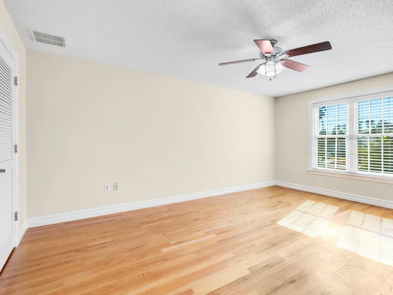 Sarasota/St. Petersburg Real Estate | View 3523 52nd Avenue W | room 21 | View 22