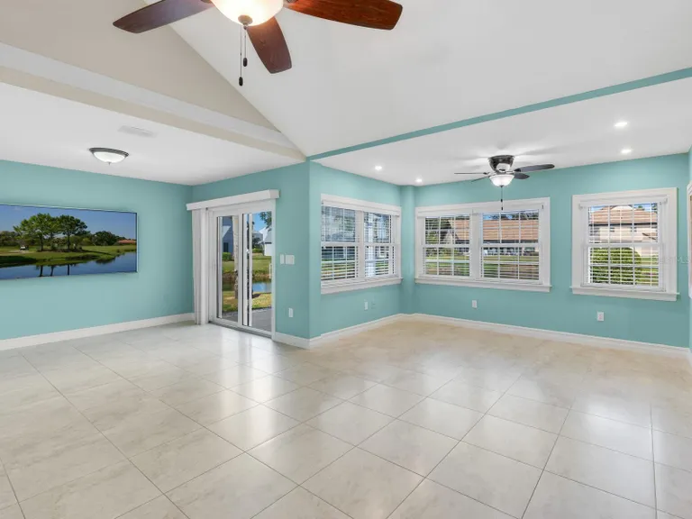 Sarasota/St. Petersburg Real Estate | View 3523 52nd Avenue W | room 7 | View 8