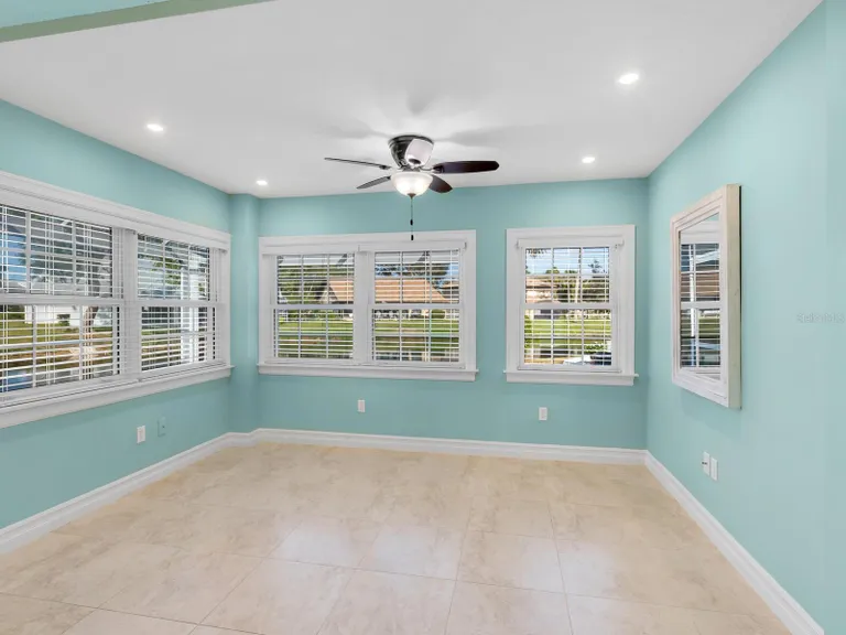 Sarasota/St. Petersburg Real Estate | View 3523 52nd Avenue W | room 9 | View 10