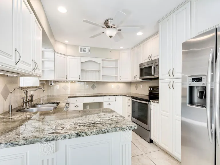 Sarasota/St. Petersburg Real Estate | View 3523 52nd Avenue W | room 13 | View 14