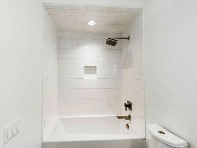 New York City Real Estate | View 1333 Queens Road #B1 | Full Bath 1 | View 15