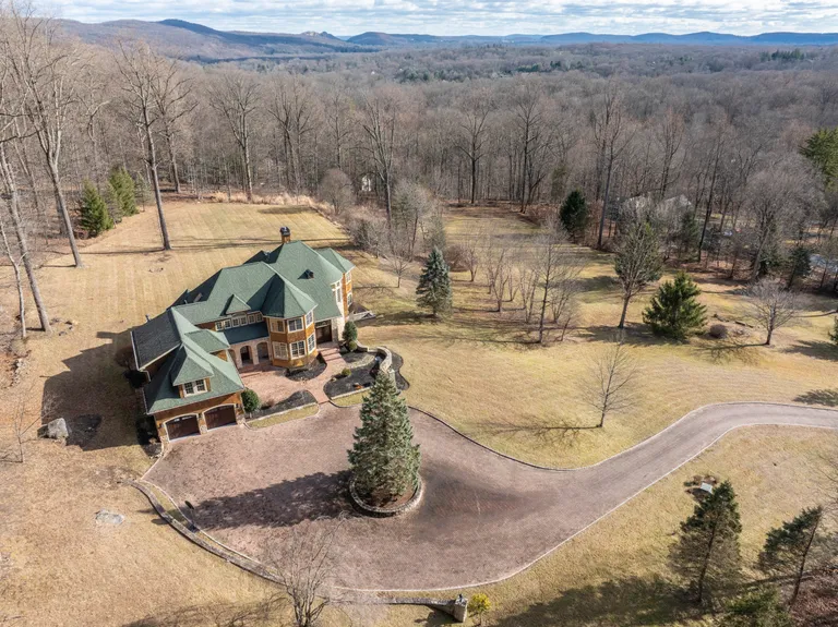 Rockland/Orange/NJ Real Estate | View 93 S Mountain Road | 4 Beds, 3 Baths | View 1