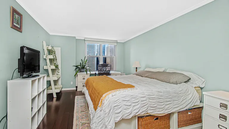 New York City Real Estate | View 400 E Randolph, 2426 | room 8 | View 9