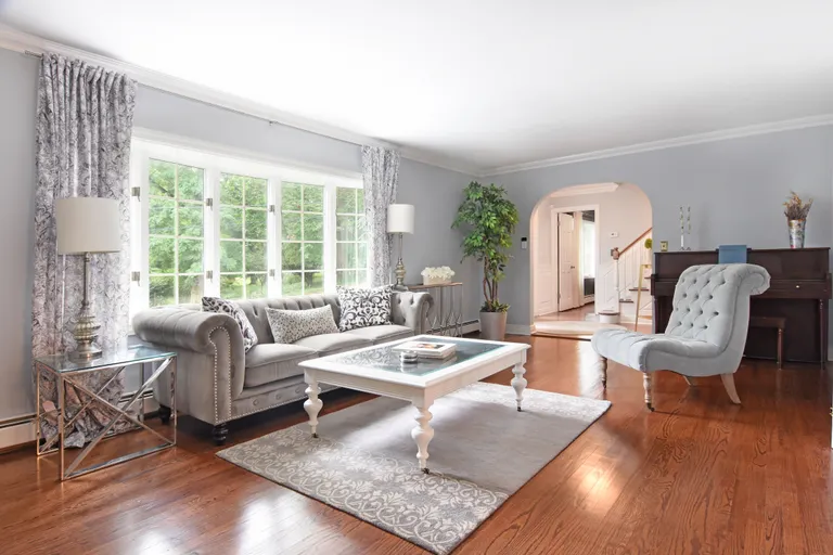 New York City Real Estate | View 4 Meadow Brook Road | 5 Beds, 3 Baths | View 1