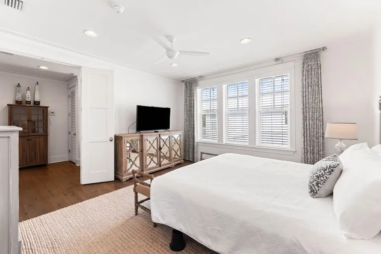 New York City Real Estate | View 47 Trail Lane | room 24 | View 25